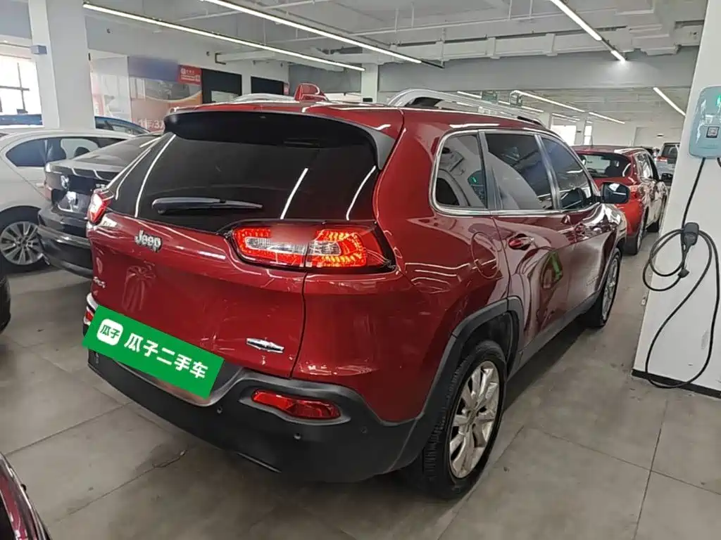 Jeep Cherokee (Import) 2015 2014 2.4L Luxury