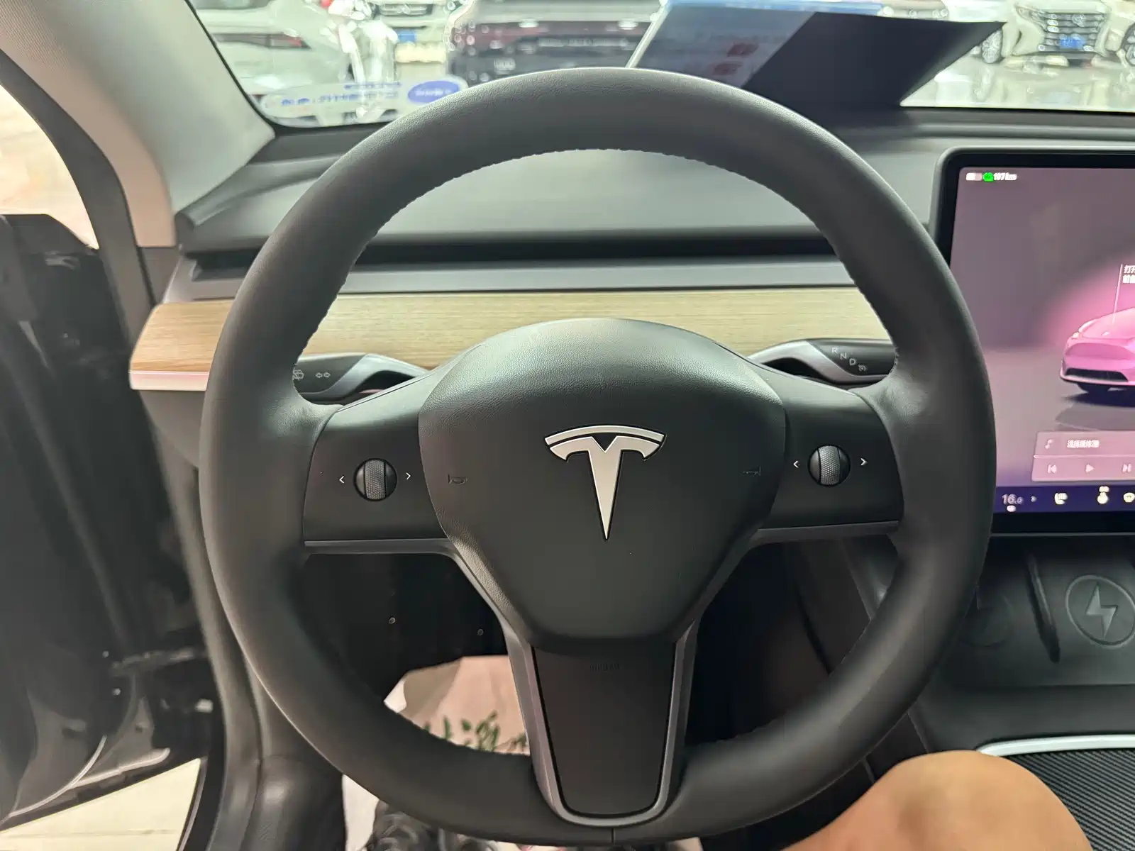 Фото 14 - Tesla Model Y