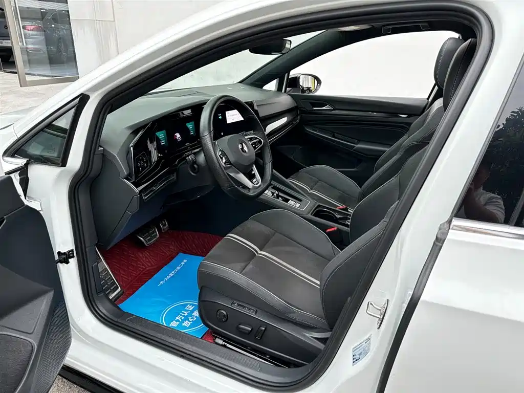 Volkswagen Golf 2023 280TSI DSG R-Line Lite фото 30