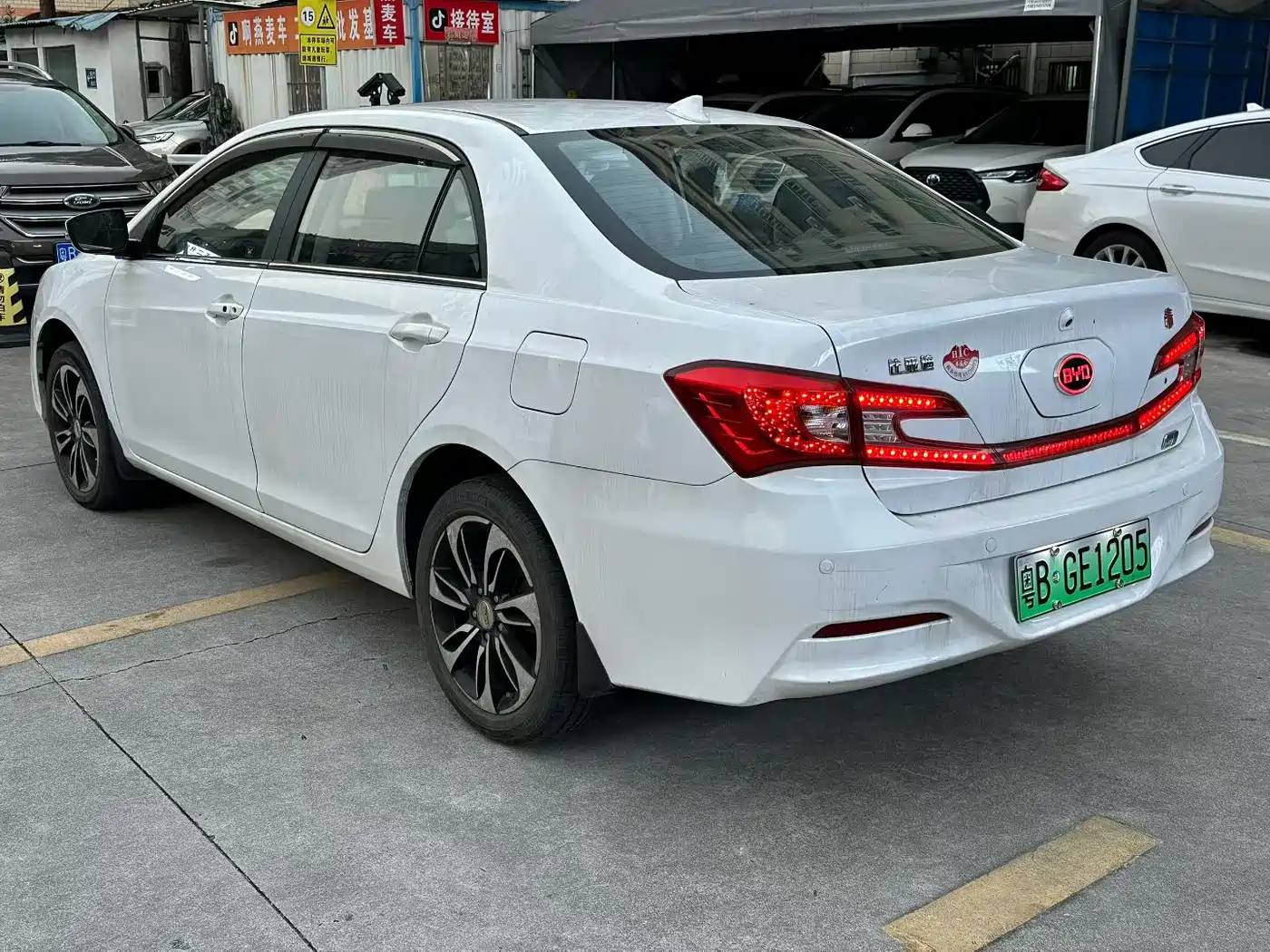 BYD Qin New Energy 2016 2015 1.5T Dual Crown Flagship Edition