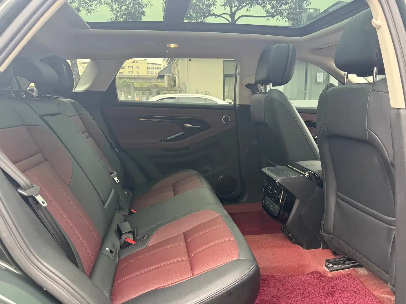 Land Rover Range Rover Evoque 2024 Range Rover Evoque L 249PS Light Master Edition фото 15