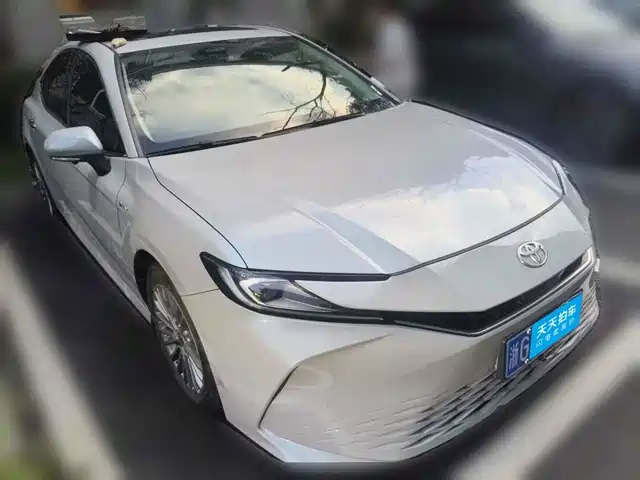 Toyota Camry 2024 Hybrid 2.0HGVP Luxury Edition — фото 3