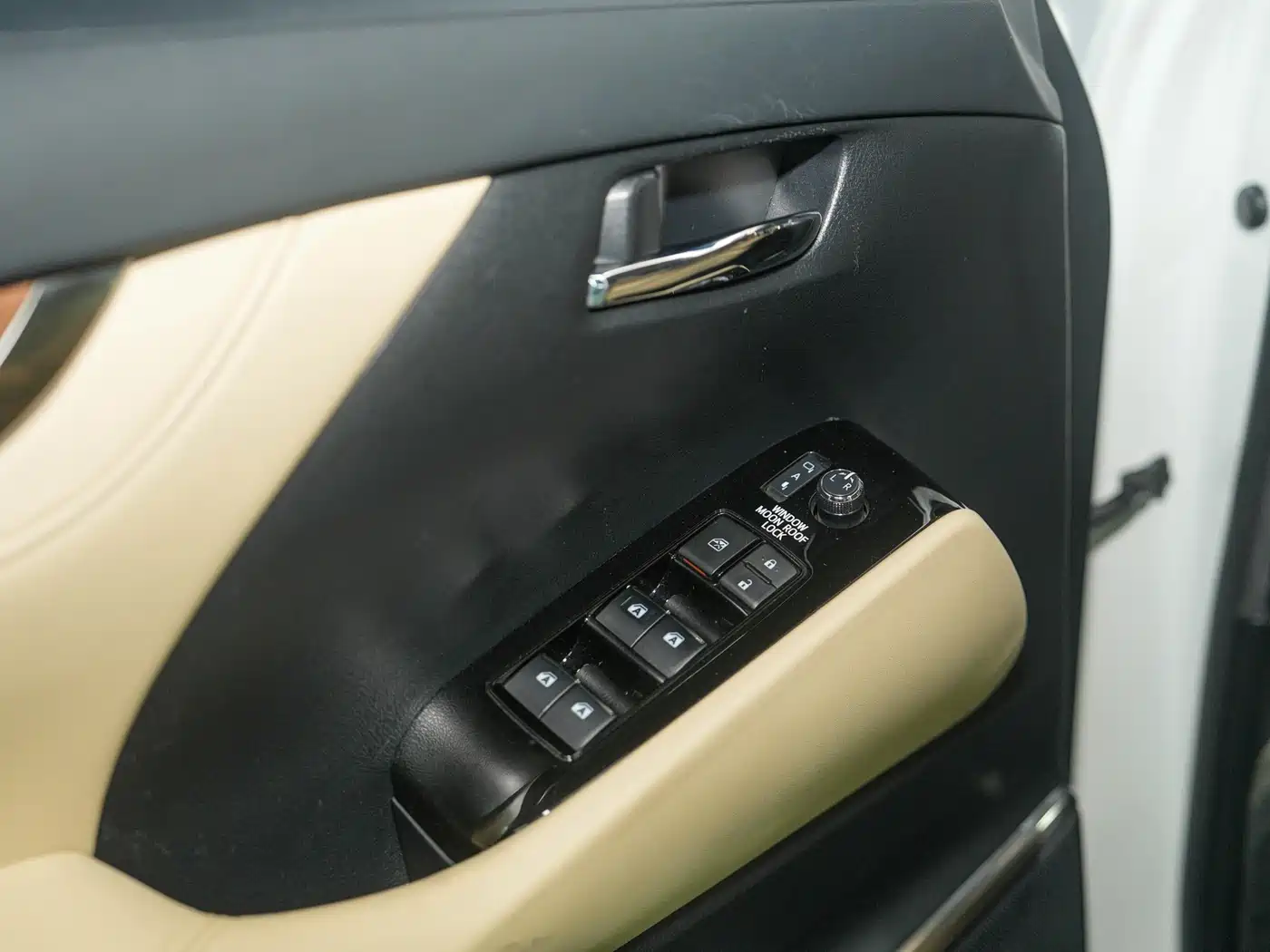 Toyota Alphard 2018 3.5L Premium фото 7