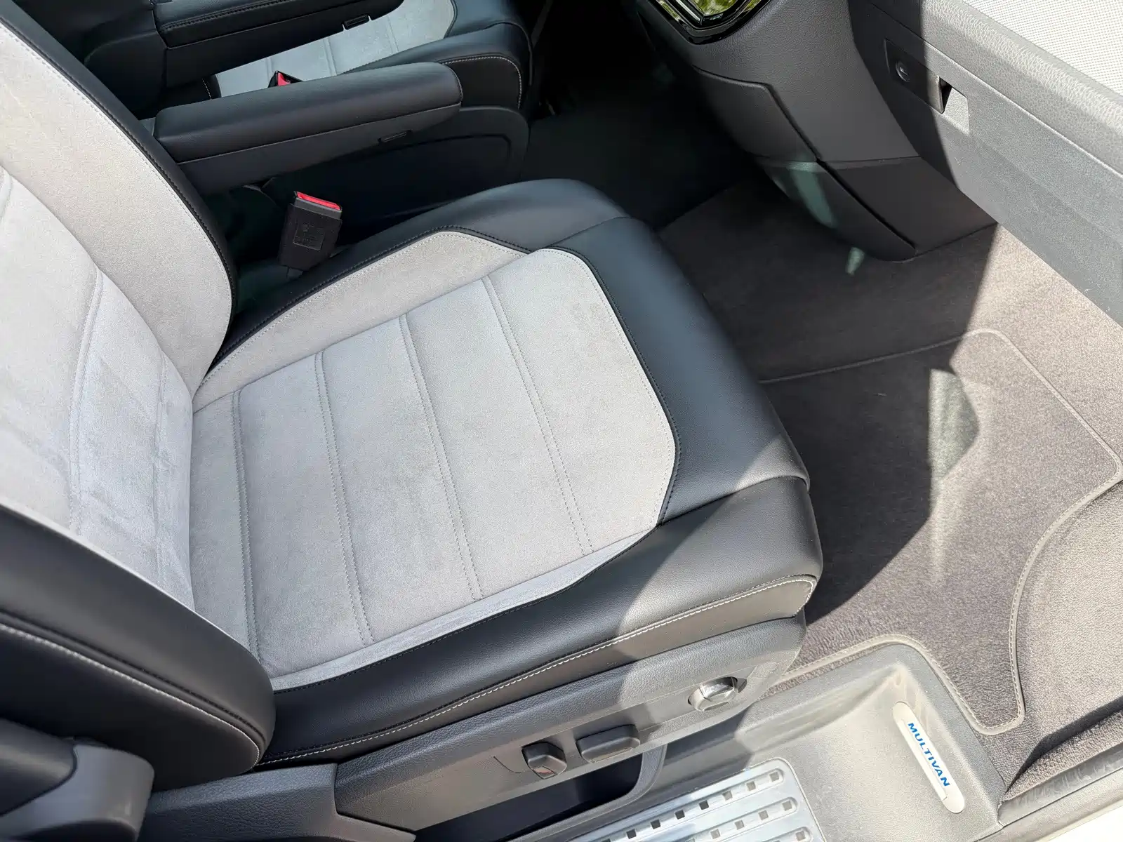 Фото 25 - Volkswagen Multivan
