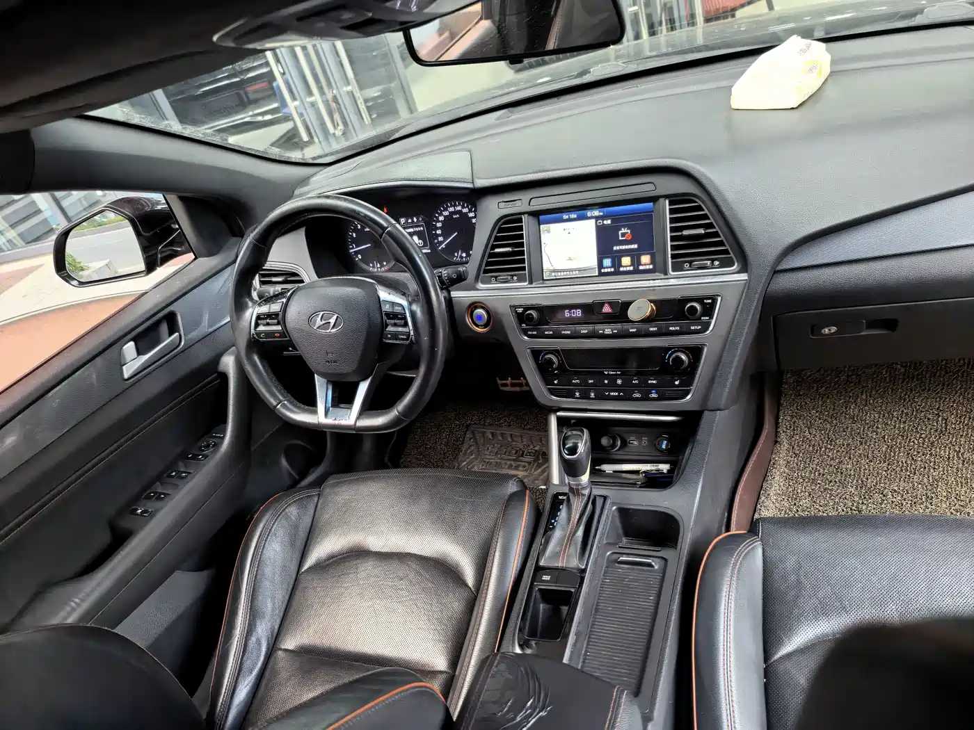 Hyundai Sonata 2015 1.6T GLS Smart фото 19