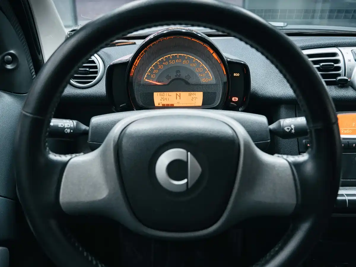 smart fortwo 2013 2012 1.0 MHD Hardtop Standard