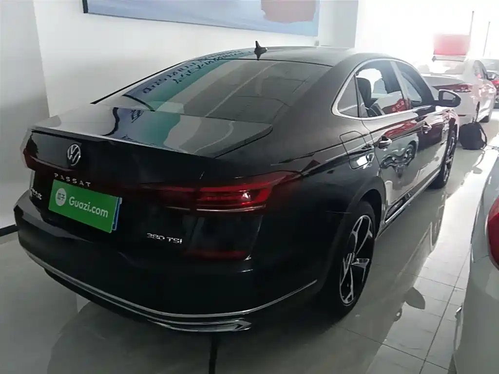Volkswagen Passat 2025 Outstanding 380TSI Starlight Dragon Soaring Edition фото 7