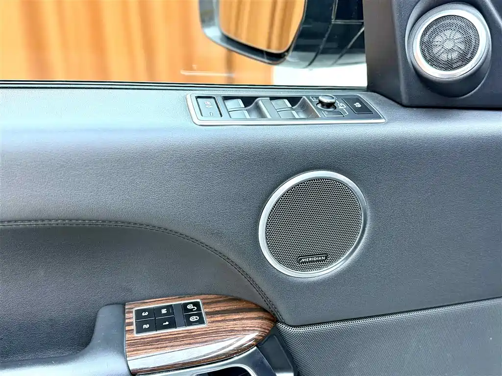 Land Rover Range Rover 2015 3.0 TDV6 Vogue фото 15