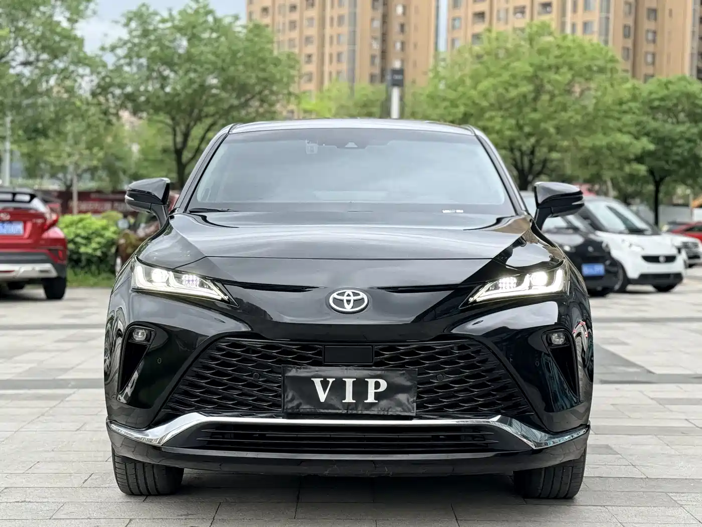 Toyota Venza 2023 2.0L CVT FWD Premium фото 2