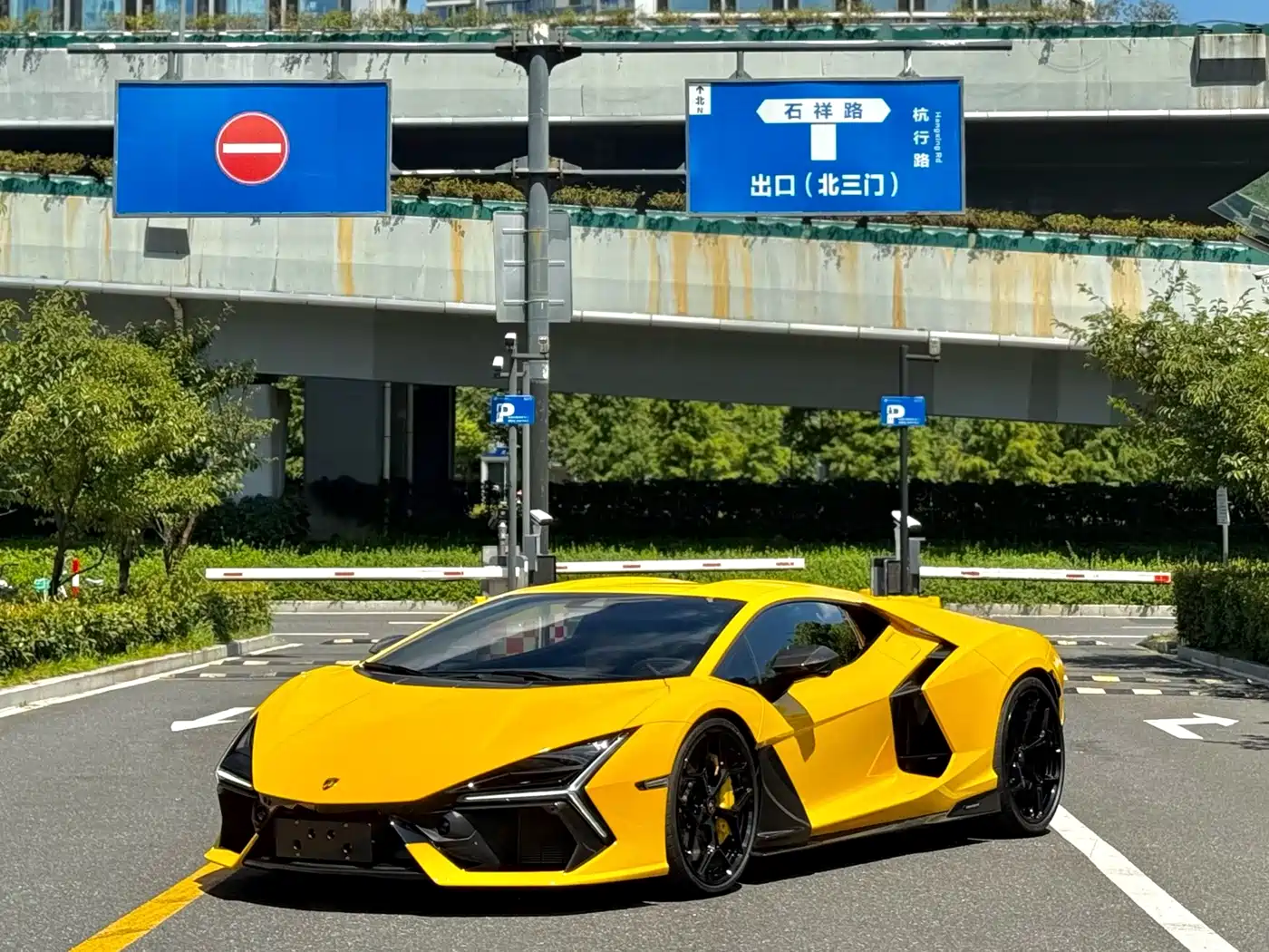 Lamborghini Revuelto 2026 2023 6.5L PHEV Standard