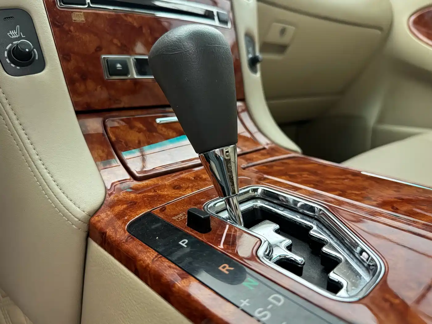 Toyota Crown 2007 2.5L Royal Special Edition фото 7