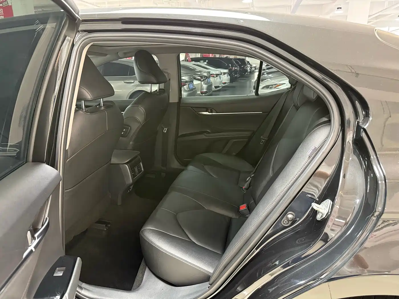 Toyota Camry 2021 2.5G Luxury Edition фото 9