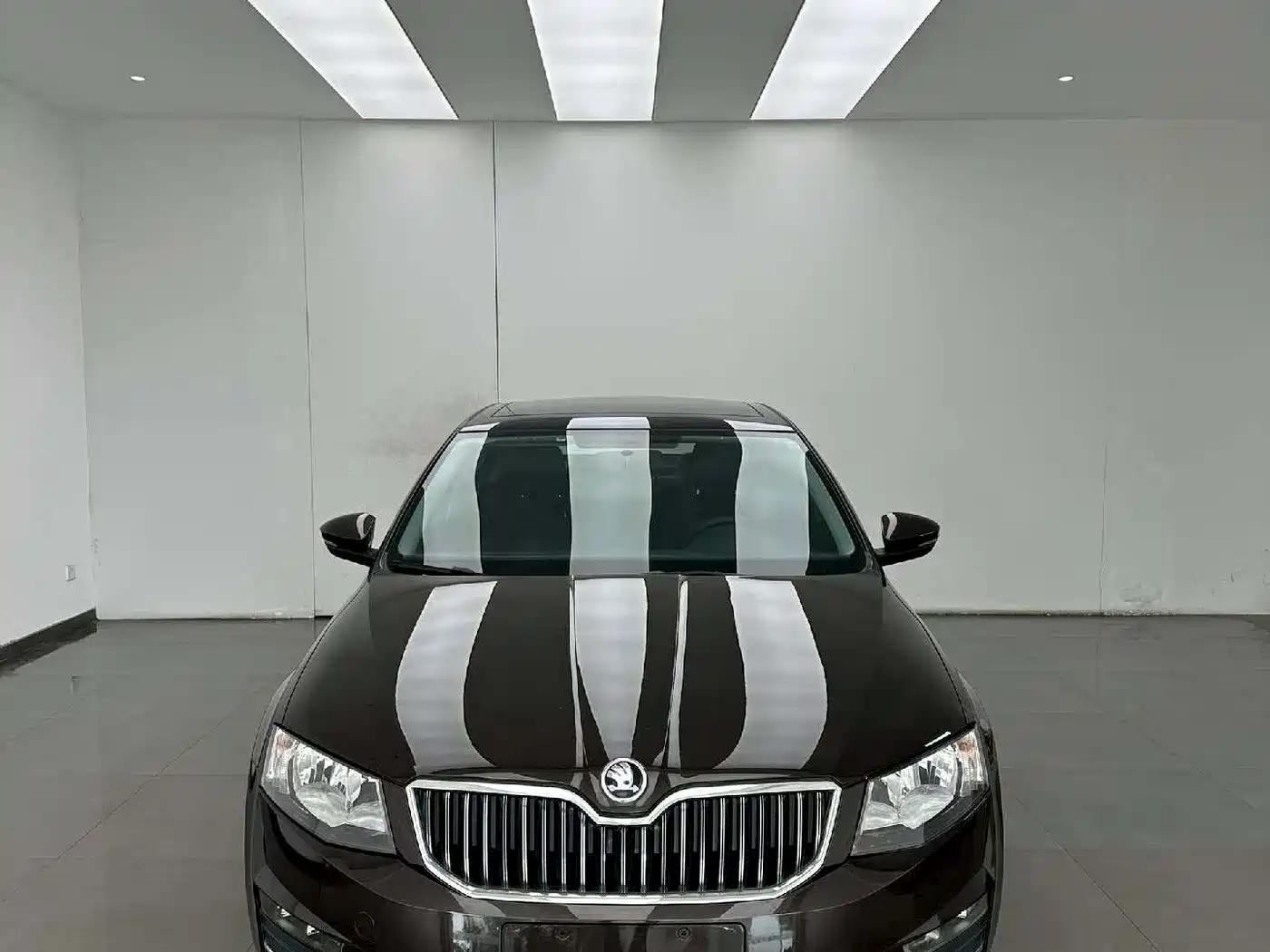 Škoda Octavia 2016 1.6L Automatic Smart Edition фото 2