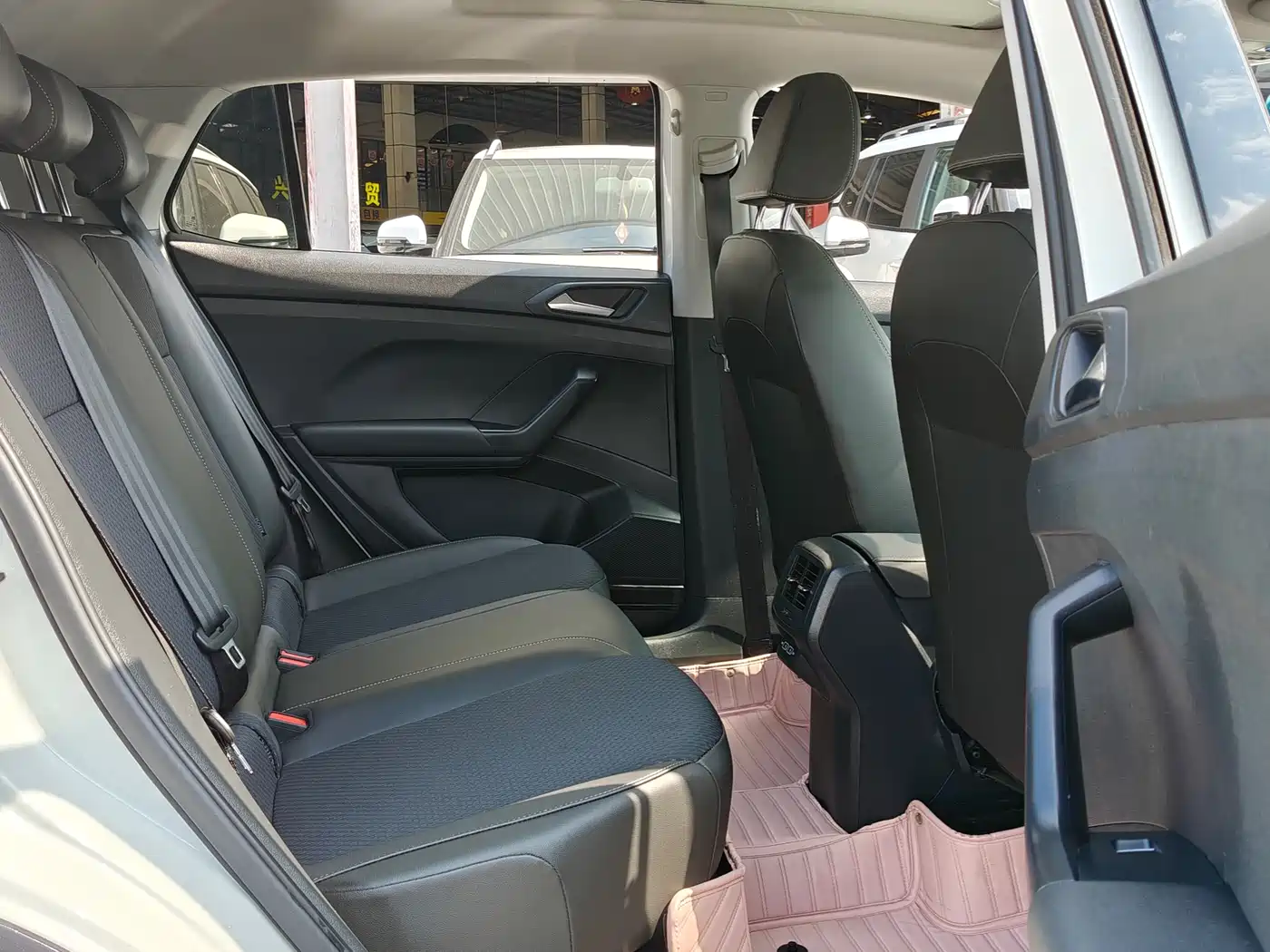 VOLKSWAGEN EXPLORING THE SHADOW