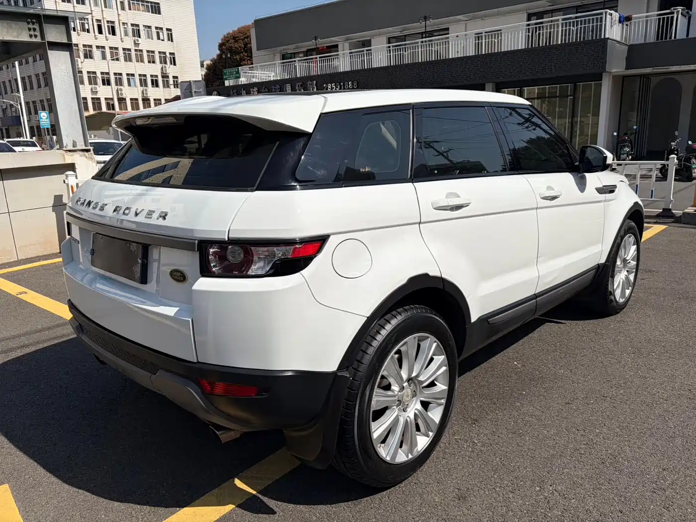 Land Rover Range Rover Evoque 2015 2.0T 5-Door Intelligent Edition фото 11