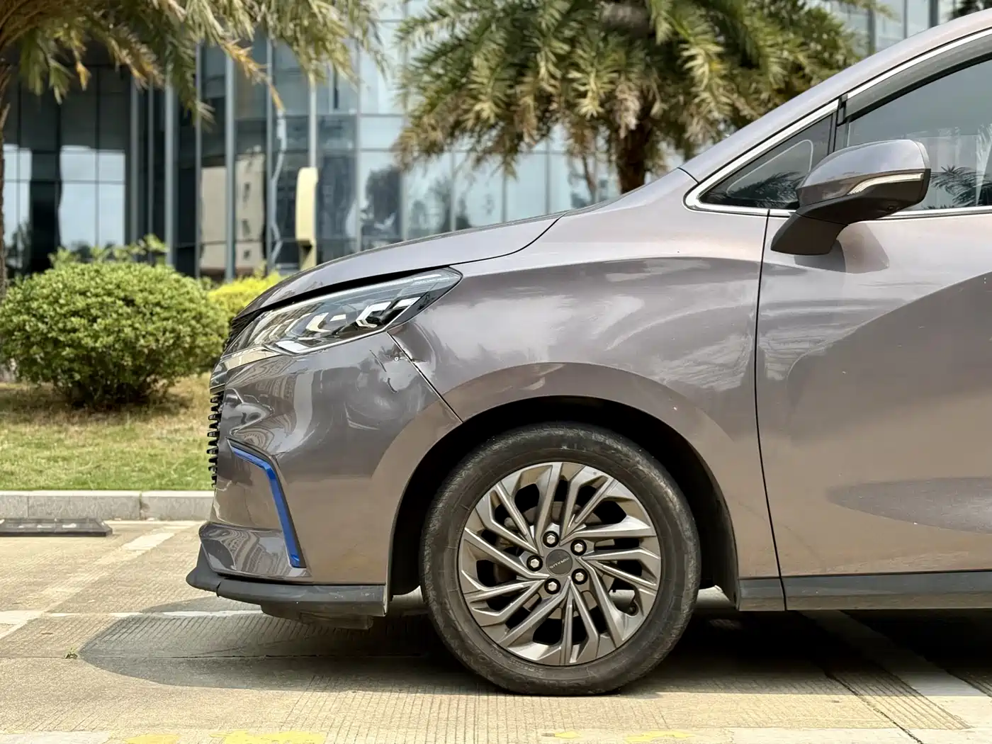 SAIC Maxus Dajia 5 2022 1.3T PLUG IN Smart Edition (7-seater) фото 20