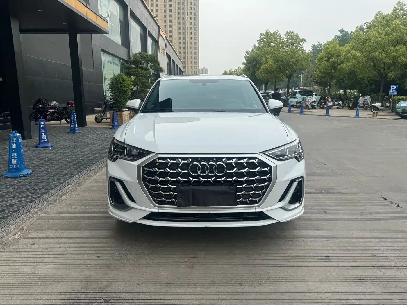 Audi Q3 2024 35 TFSI Fashion Sport фото 2