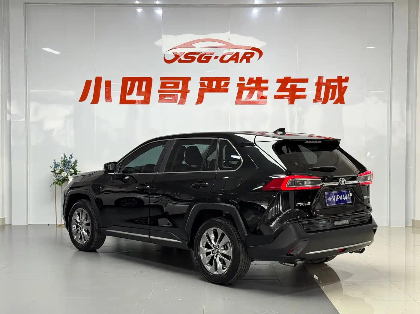 Toyota Wildlander 2022 2.0L CVT FWD Luxury PLUS Edition фото 4