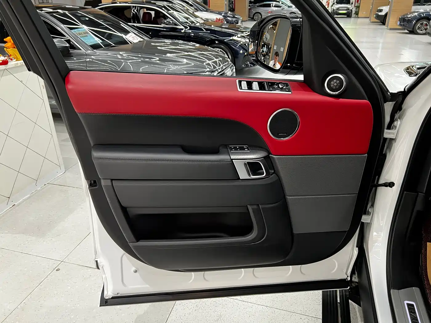 Land Rover Range Rover Sport 2020 3.0 L6 HSE DYNAMIC фото 9