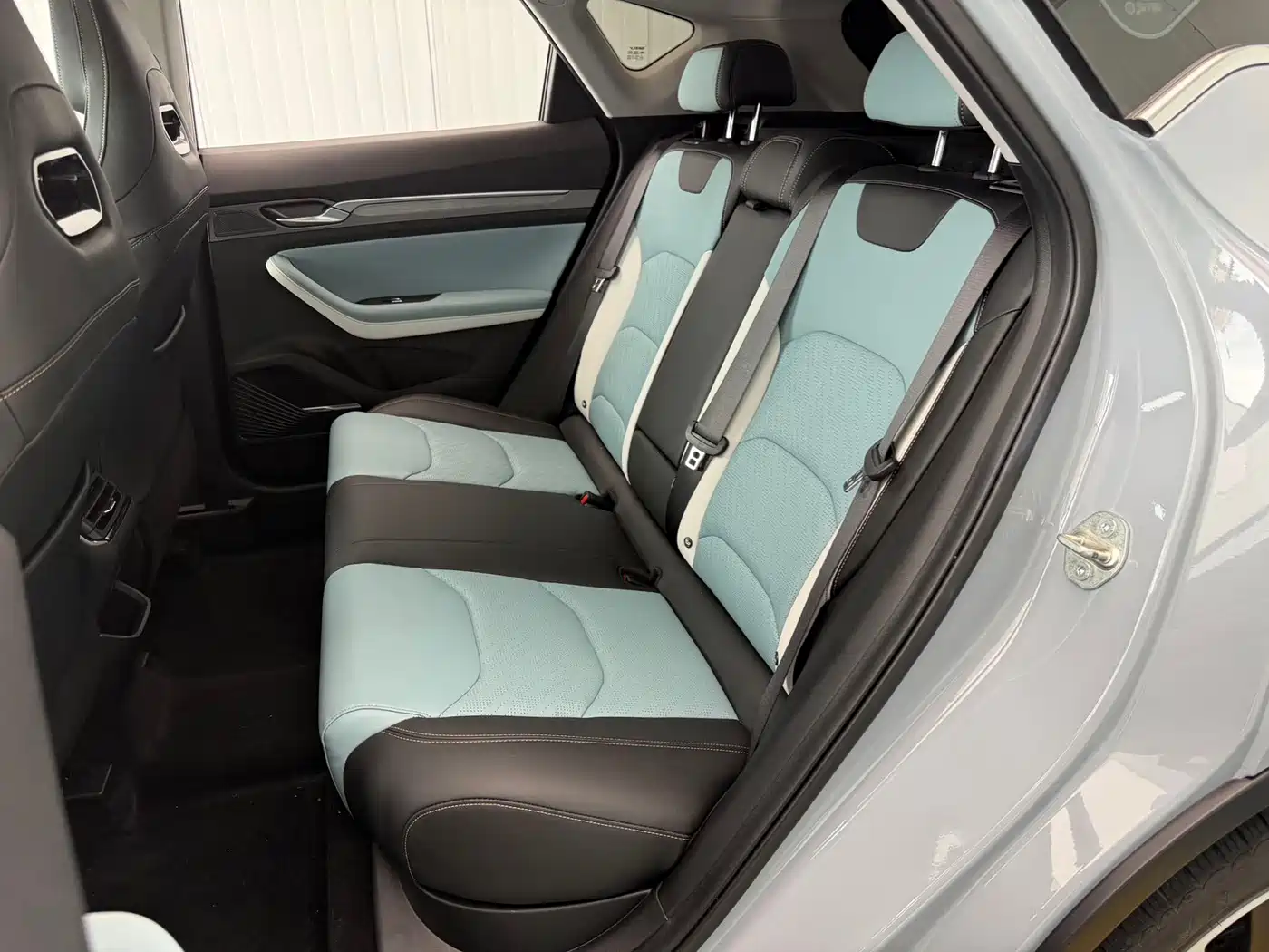 Geely Emgrand S 2022 2022 1.4T CVT Crossover Player
