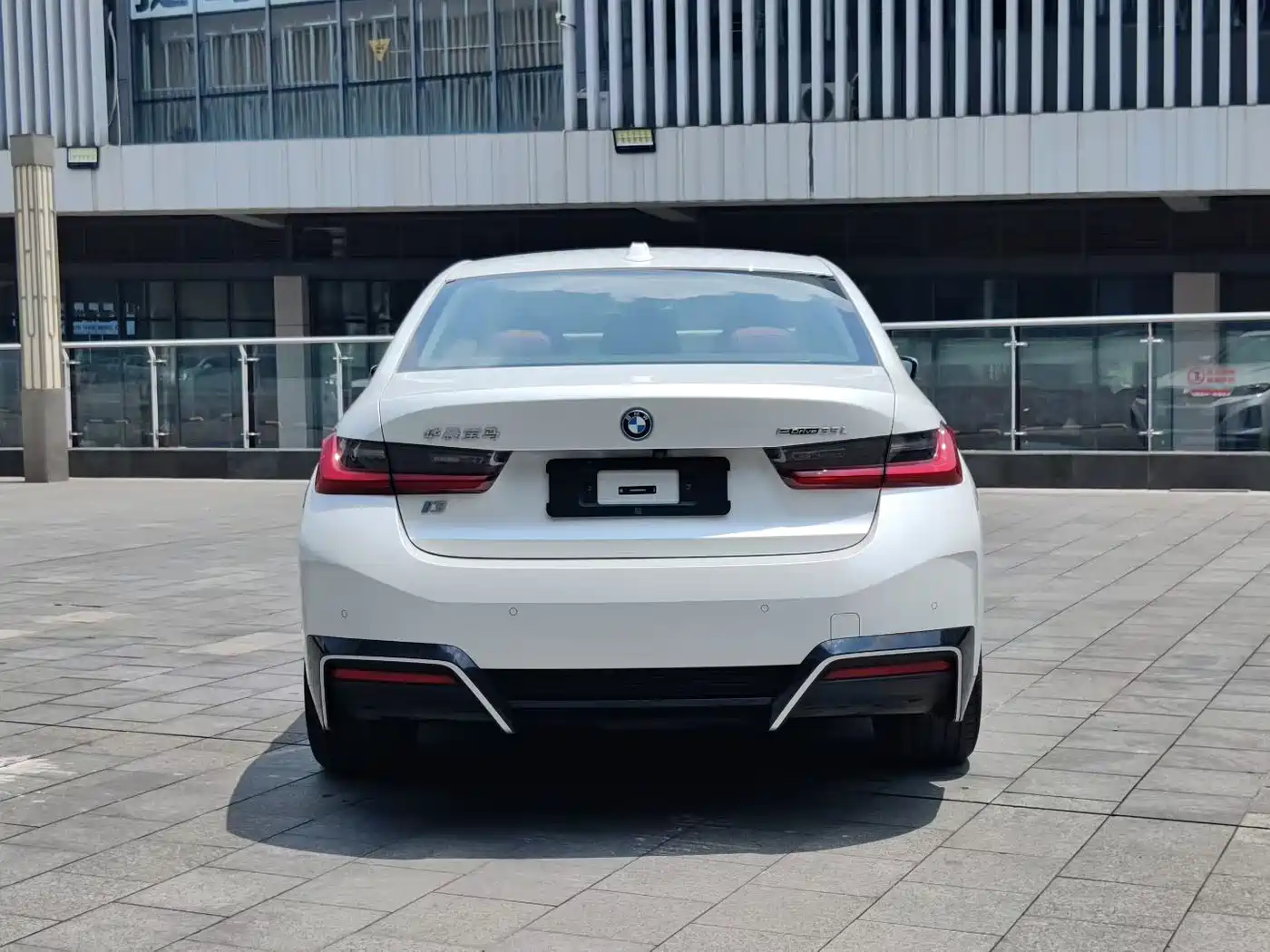 BMW i3 2024 eDrive 35 L фото 8