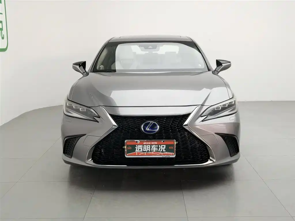 Lexus ES 2021 300h F SPORT фото 3