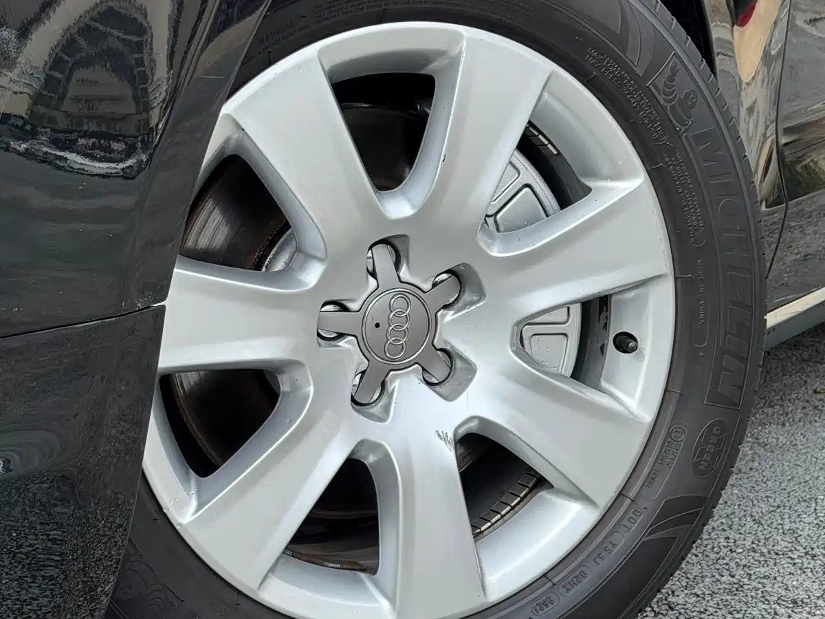 Audi A8 2012 A8L 45 TFSI quattro Luxury фото 17