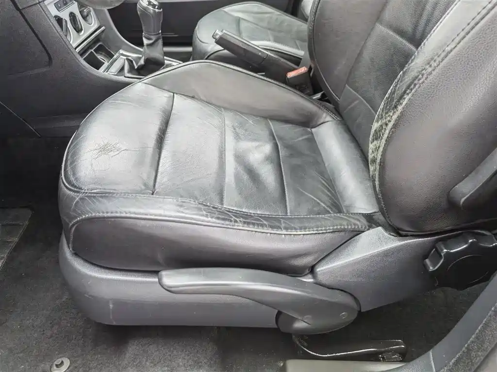 Volkswagen Lavida Tour 2013 1.6L Manual Comfort фото 20