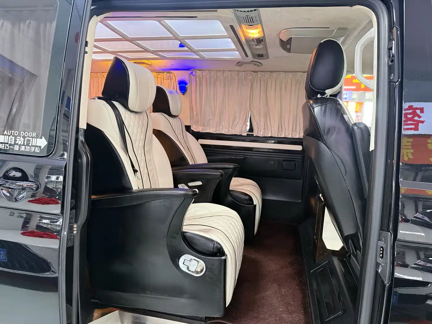 Volkswagen Caravelle 2019 2.0TSI 4WD Comfort 7-seater фото 10