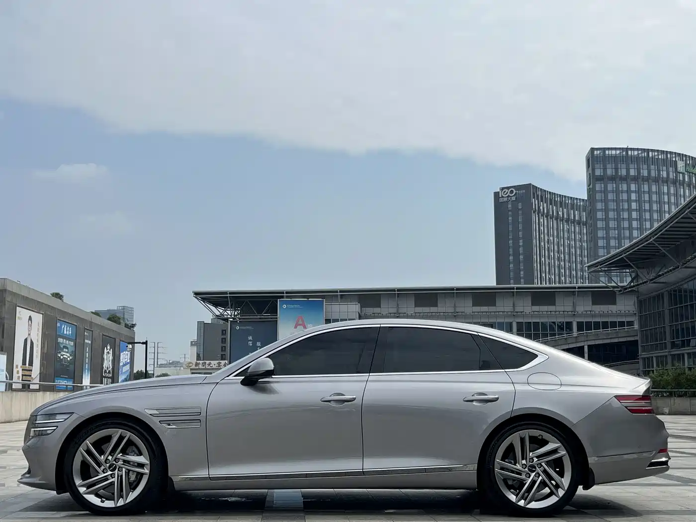 Genesis G80 2025 2024 2.5T 4WD Flagship Edition