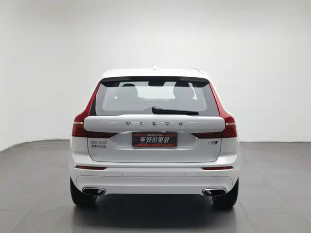 Volvo XC60 2018 T5 AWD Inscription Edition — фото 4