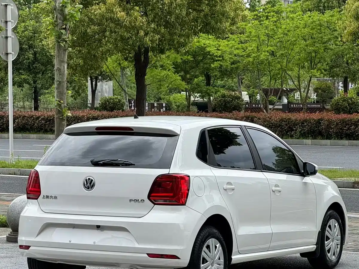 Volkswagen Polo 2016 1.4L Manual Trend фото 4