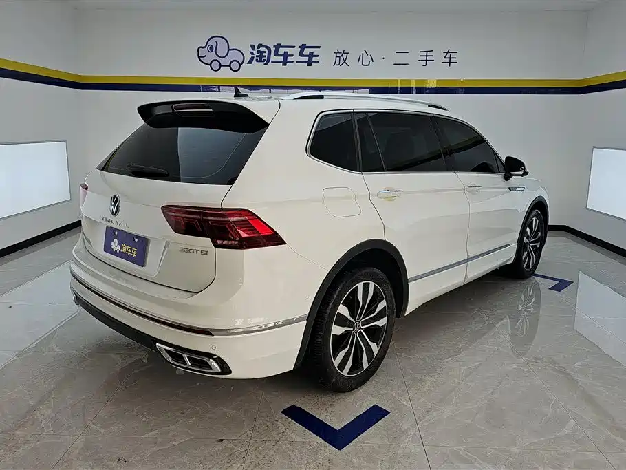 Volkswagen Tiguan L 2024 330TSI Automatic 2WD R-Line Premium Enjoyment Edition фото 3