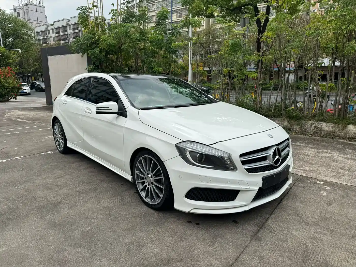 Mercedes-Benz A-Class (Import) 2015 A 200 Sport фото 3