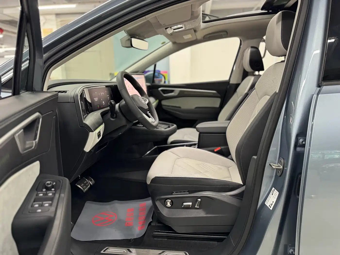 Volkswagen Talagon 2025 450TSI R-Line 6-Seater фото 4