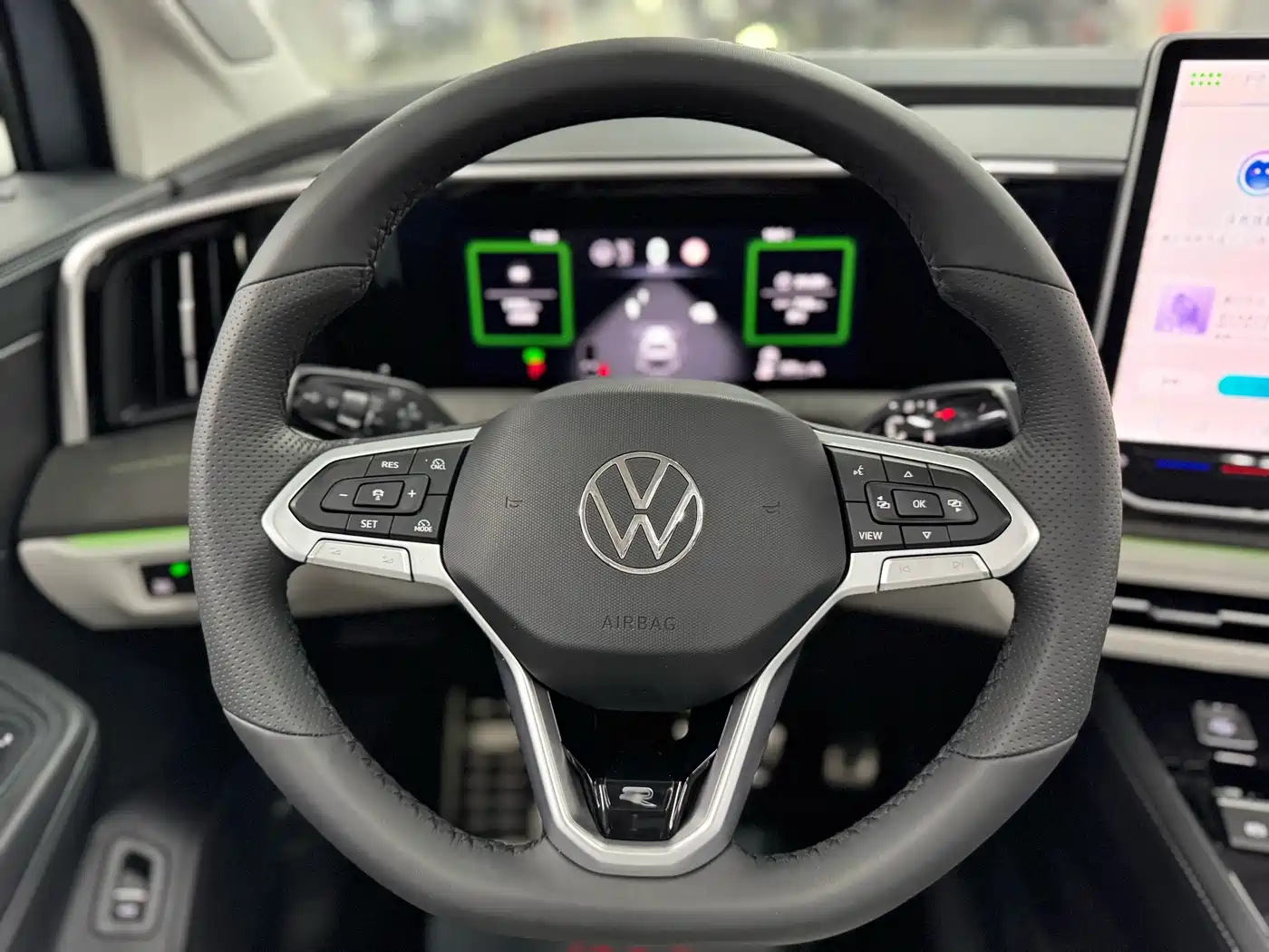 Volkswagen Talagon 2025 450TSI R-Line 6-Seater фото 20