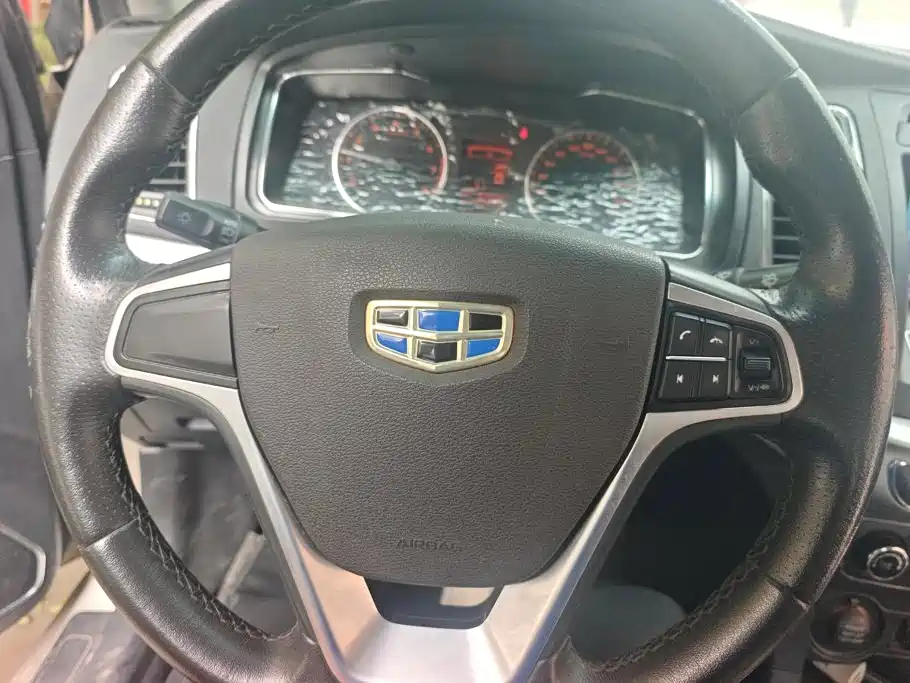 Фото 15 - Geely Vision