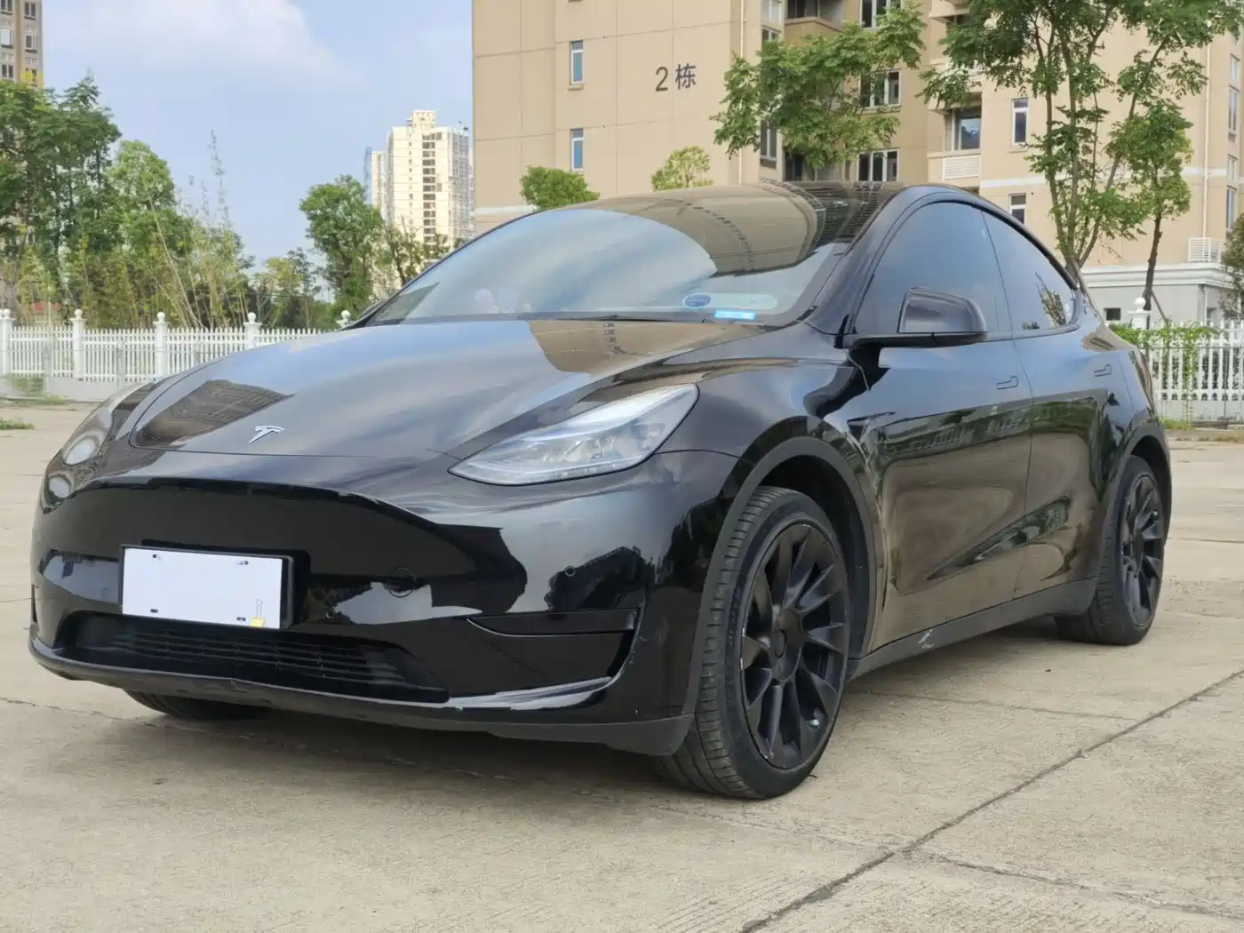 TESLA MODEL Y