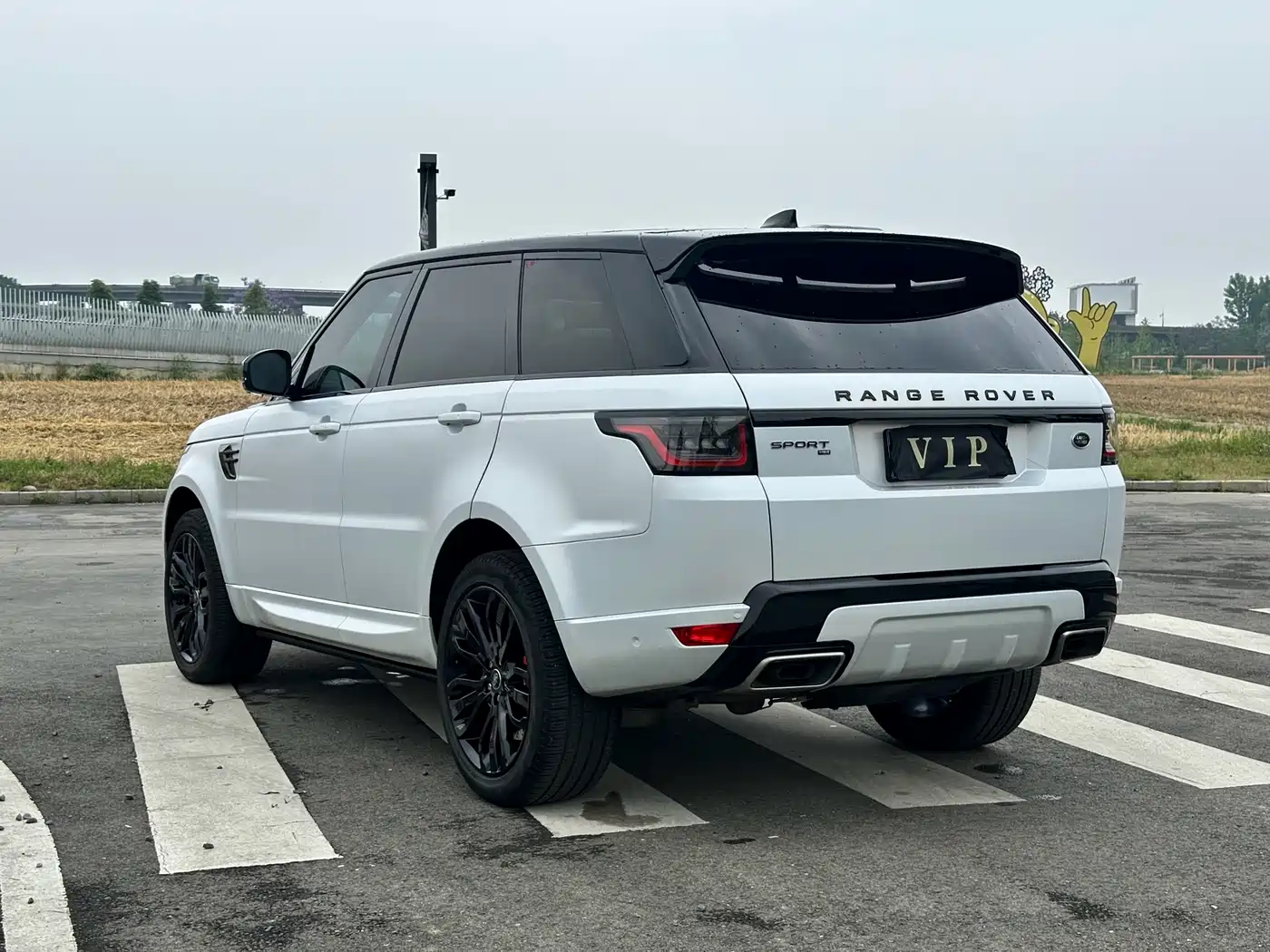 Land Rover Range Rover Sport 2021 3.0 L6 Gloss Black Edition фото 16