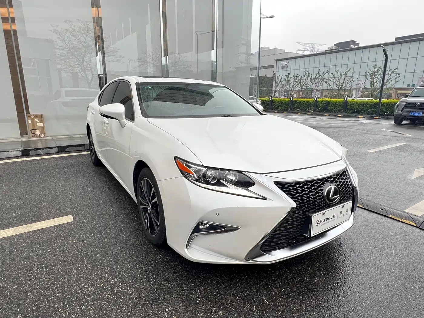 Lexus ES 2015 200 Elite Edition фото 3