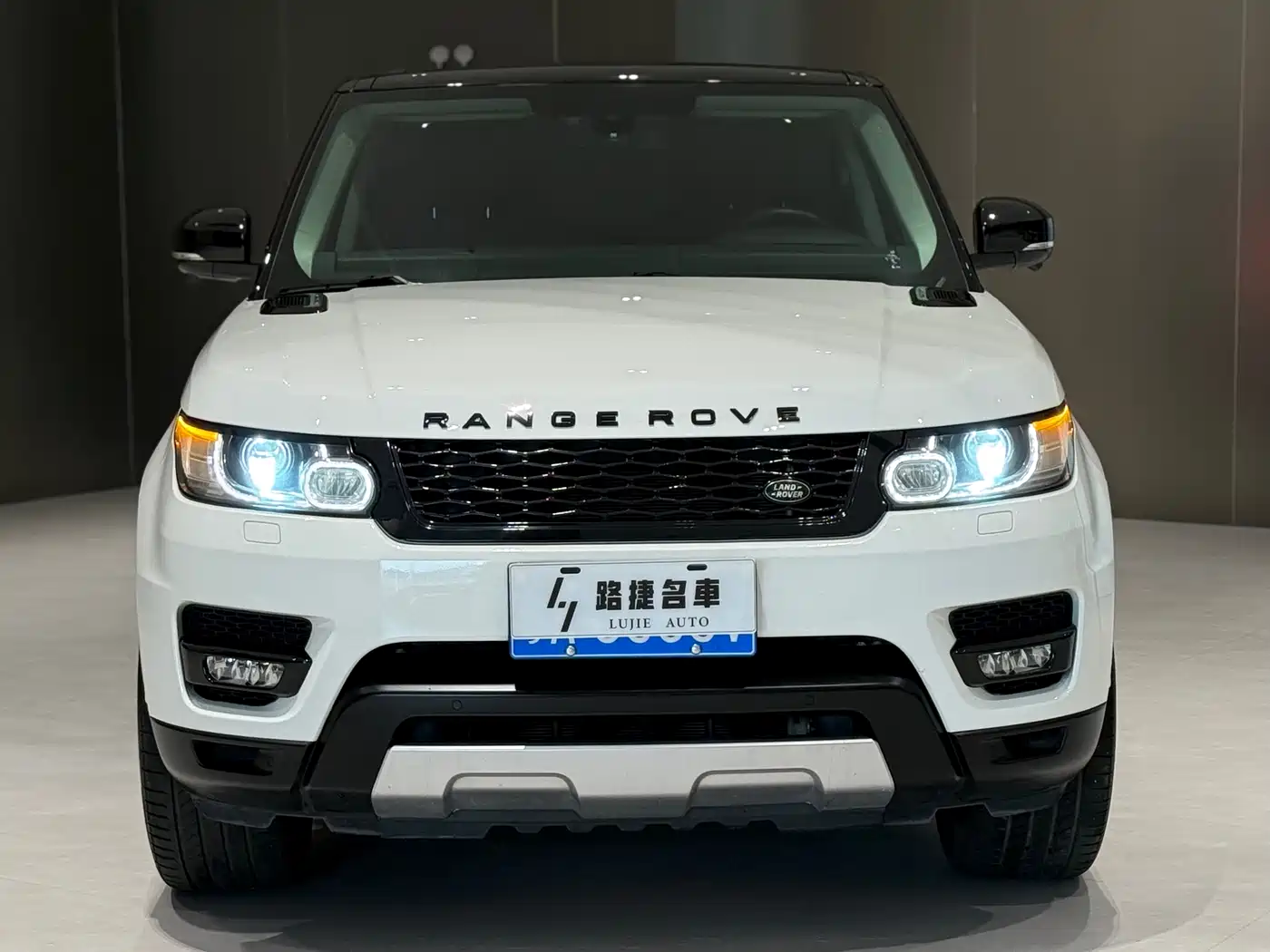 Land Rover Range Rover Sport 2014 3.0 SC V6 Trendsetting Genesis Edition фото 2