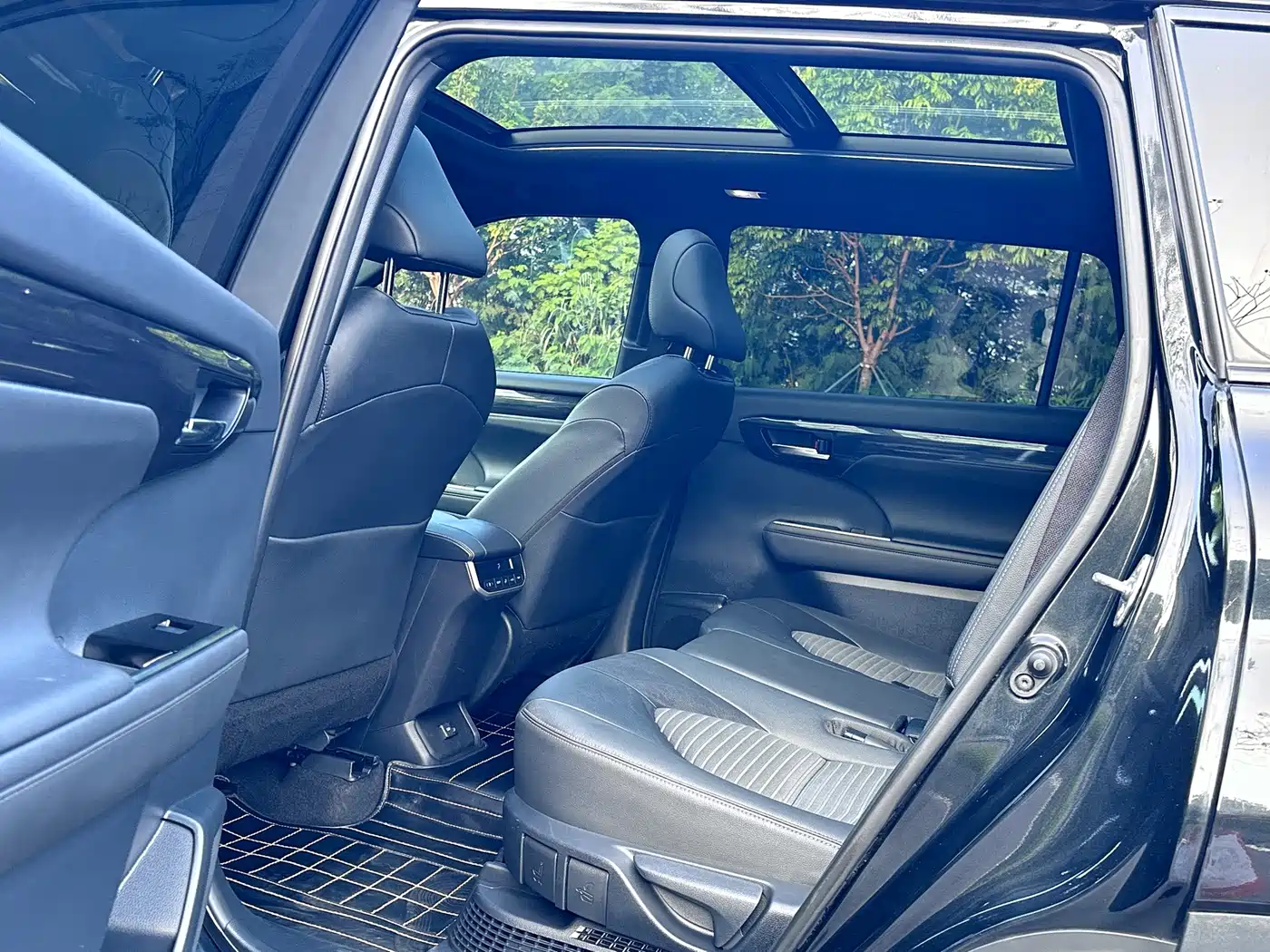 Toyota Crown Kluger 2023 2022 2.5L HEV 4WD Premium Edition