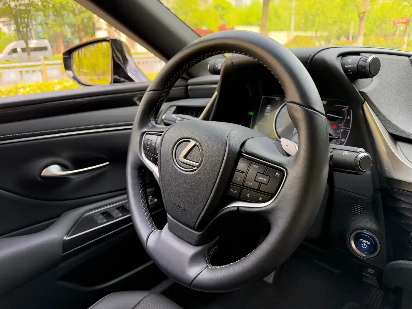 Lexus ES 2018 300h Excellence Edition China V фото 14