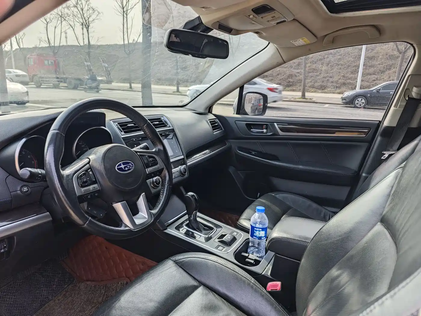Subaru Outback 2016 2.5i Luxury Navigation Edition фото 6