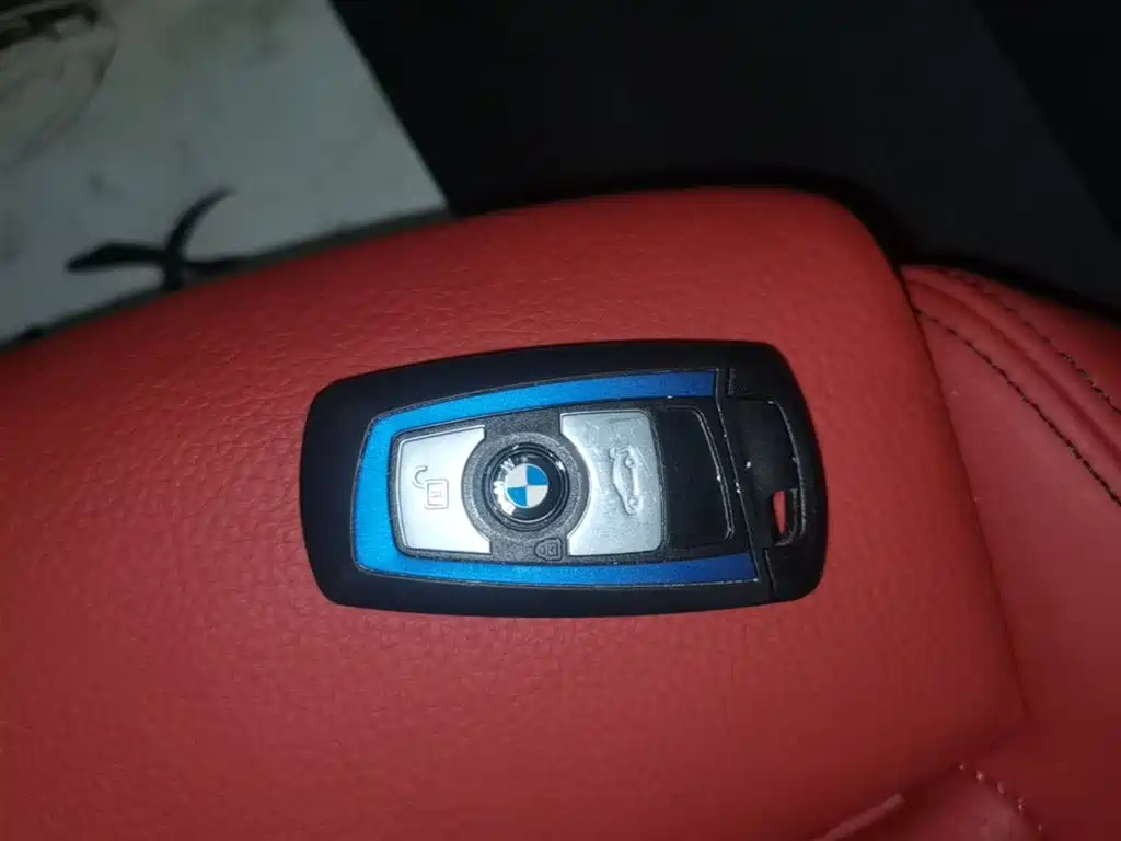 BMW 3 Series 2019 320i M Sport Black Night Edition фото 9