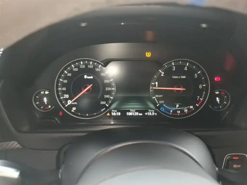 BMW 3 Series 2019 320i M Sport Black Night Edition фото 12