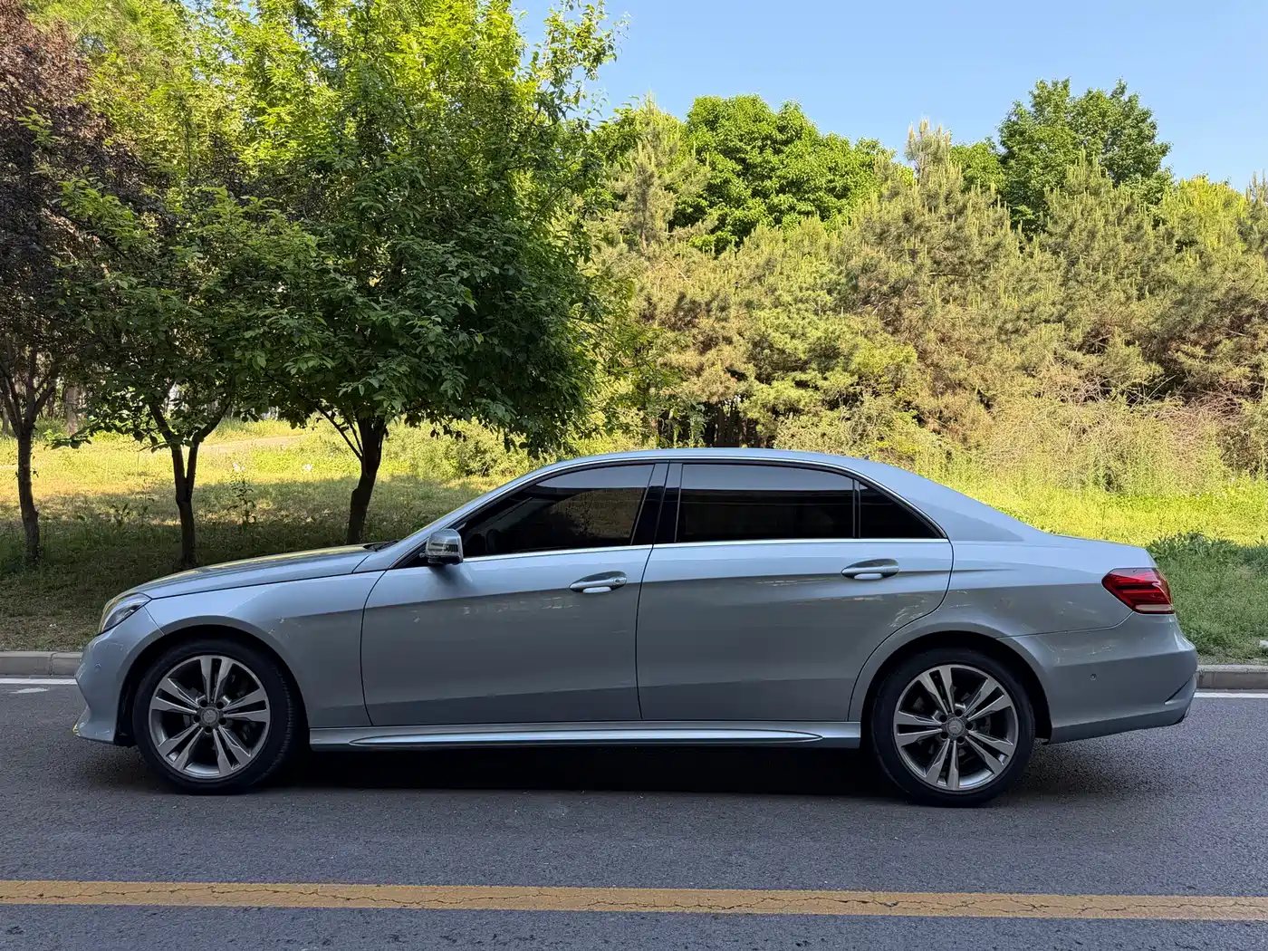 Mercedes-Benz E-Class 2015 E 260 L Sport фото 3