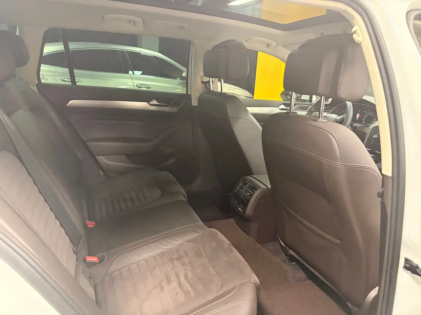 Volkswagen Weilan 2016 380TSI FWD R-line фото 7