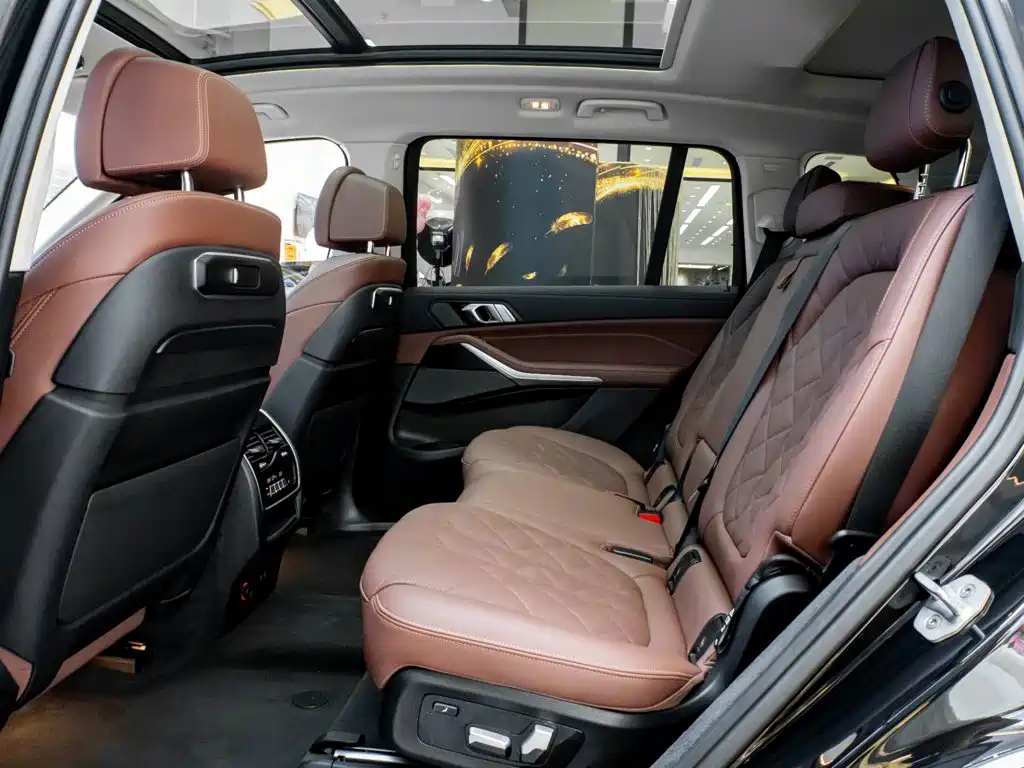 BMW X7 2024 2023 xDrive40i Leading Luxury Package