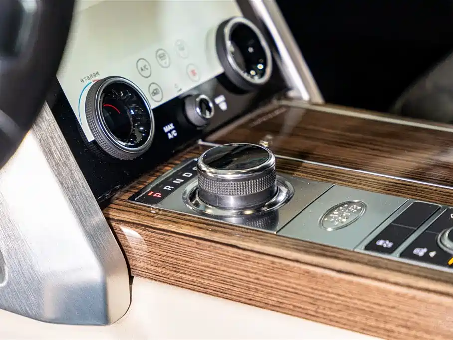 Land Rover Range Rover 2018 3.0 SC V6 Vogue Heritage Edition фото 15